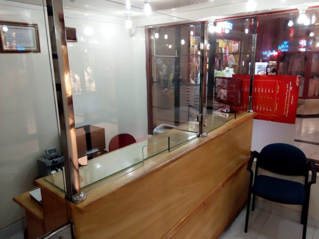 Bureau de change Meknès YET-CHANGE مكتب صرف العملات مكناس - Meknès - +212 5355-10040