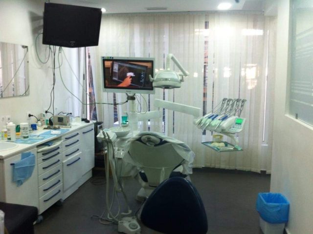 Docteur Chirurgien Dentiste Abadi Mohcine (Cabinet) - Tanger - +212 5399-43658