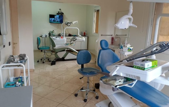 الدكتور محمد الكغاط طبيب جراح للأسنان DR.MOHAMED ELKARHAT - Oued Amlil - +212 5352-75429