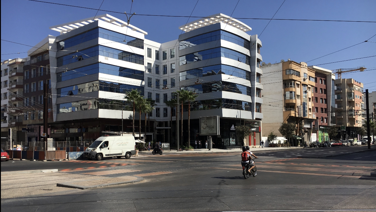 Neurochirurgien Dr.HASSAN RHORBY Casablanca الدار البيضاء الدكتور حسن غربي لجراحة الرأس، الرقبة، الأعصاب و العمود الفقري