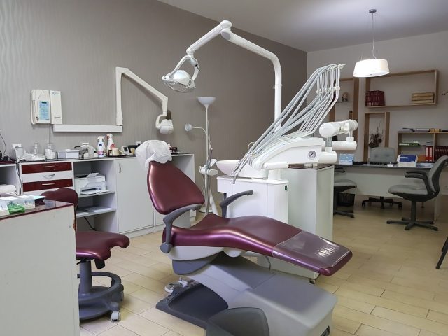 Chirurgien Dentiste Dr Mona El Ouadili Chraibi - Mohammédia - +212 5233-29798