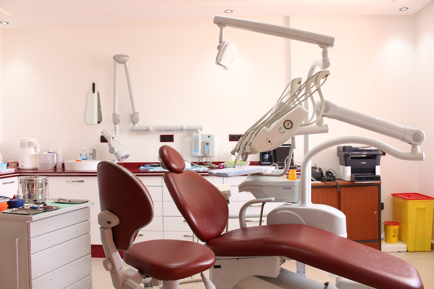 Docteur Chirurgien Dentiste Hadni Nadia (Cabinet)