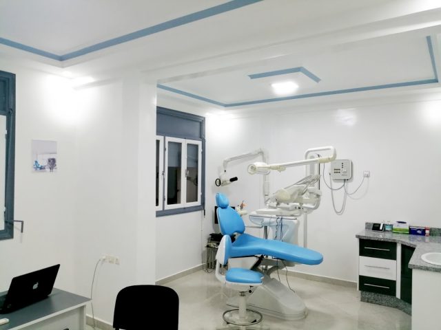docteur chirurgien dentiste Jalal Zebroud - Béni Mellal - +212 5234-87603