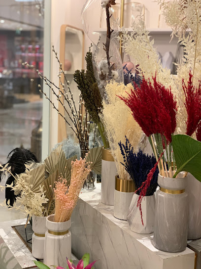 The Fleuriste Boutique - United Arab Emirates|Al Wasl - Dubai|56WW+2G2