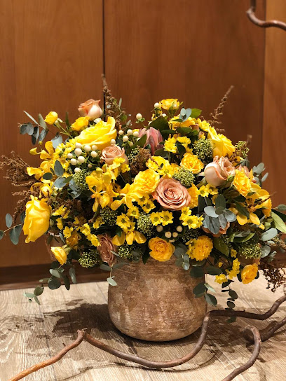 Oak and Lily Flower Boutique - United Arab Emirates|Al Nahyan - Zone 1 - Abu Dhabi|8 شارع عَرَافِي