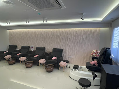Radiance Beauty Center - Al Jimi - Dubai - +971 3 755 5425