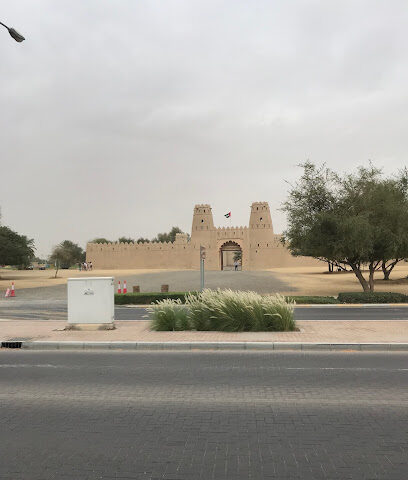 سوق البتان ويوجد محلات تبيع سوالف الطاقة الشمسية - Ajman -