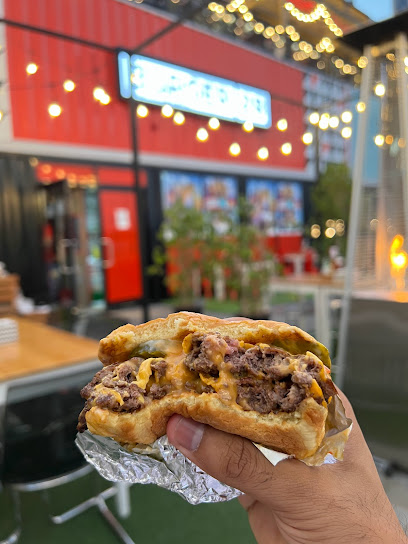 Burger28 - Ras Al Khaimah - United Arab Emirates|Ras al Khaimah|Grove Village Mall Corniche Road|QWCQ+6MW