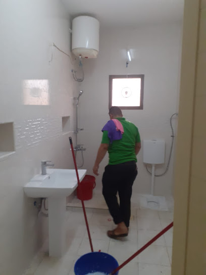 شركة تنظيف في رأس الخيمة تنظيف منازل فلل شقق كنب سجاد ستائر مجالس مطابخ تنظيف خزانات مياه مكافحه الحشرات والرمه كلين هاوس -