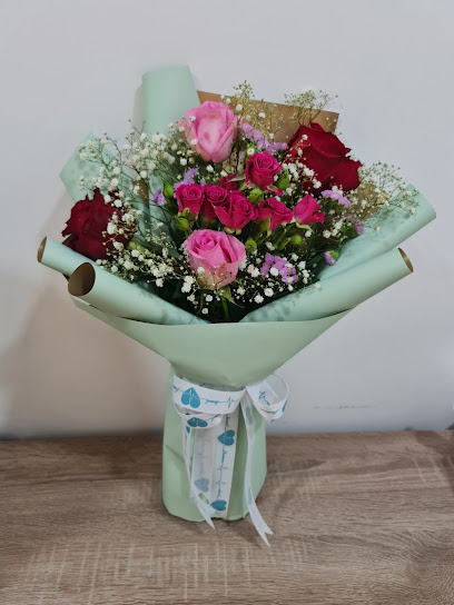 Level Flowers - United Arab Emirates|Dafan Al Khor - Ras al Khaimah|next to Delaney cafe|Sheikh Sheikh Mohamed Bin Salem Rd