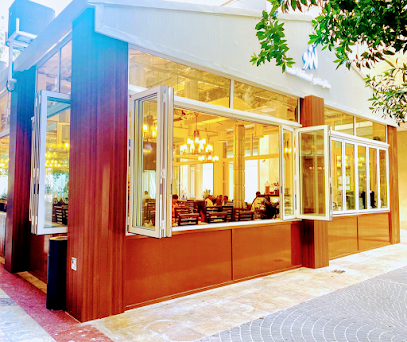 FOUR SEASON GLASS ROOMS FACTORY ALUMINIUM BIFOLD FOLDING DOORS WINDOWS DUBAI (Bifold Folding Doors Dubai Manufacturer) - Abu Dhabi - +971 4 235 7777