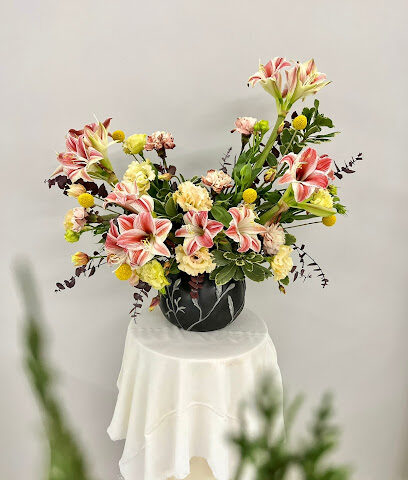 Blue Bells Flowers - Ajman - +971 56 825 0336