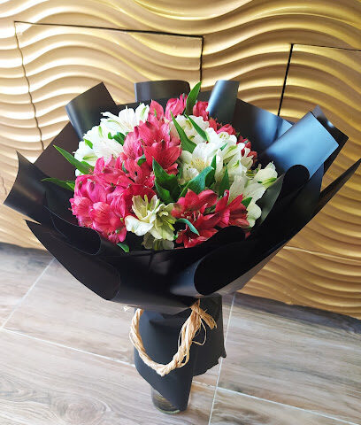 Thameen Flowers - Ajman - +971 56 300 4792