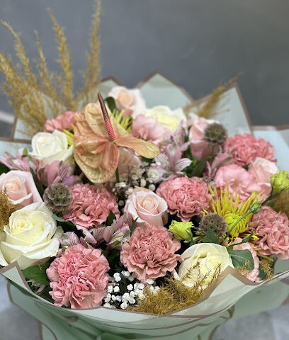 BERRY BLOSSOM FLOWERS & SWEETS - Ajman - +971 52 514 5792