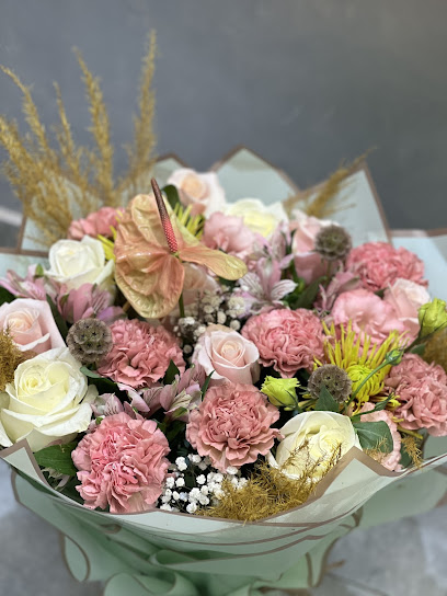 BERRY BLOSSOM FLOWERS & SWEETS - United Arab Emirates|Al Qattarah - Abu Dhabi|opposite to old al Qattara market