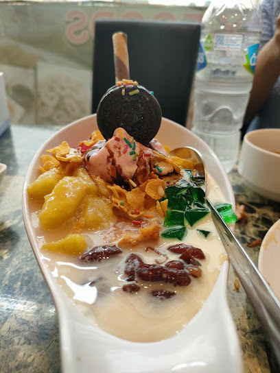 Aet alkul filipino cafeteria - United Arab Emirates|Abu Dhabi|شارع|6QCC+MVG