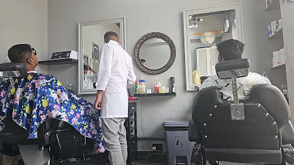 Hair cut essinshals salon - Dubai -
