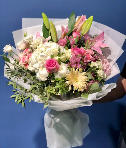 Mayflower Studio & Flower Shop - Ajman - +971 4 379 0404