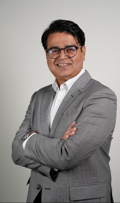 Dr Zeeshan Khan MD(Internal Medicine)MRCP(UK)FRCP(UK) - United Arab Emirates|Dubai Hills - Dubai|Al Khail Rd|King's College Hospital London