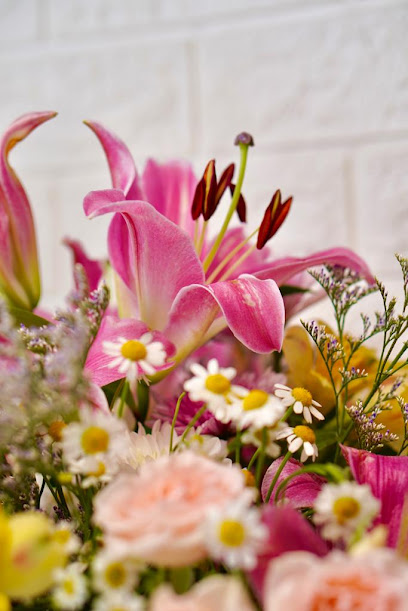 Pink Petals Flowers & Gifts - United Arab Emirates|Al Huboob 2 - Umm Al Quawain
