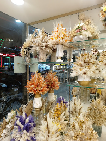 Black Lilly Flowers - United Arab Emirates|Al Aamerah - Abu Dhabi|16 An Nashat St