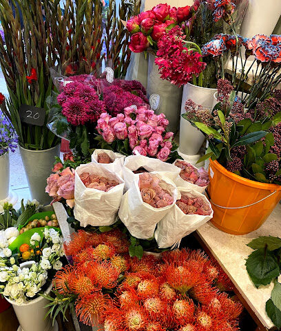 Magnum Opus Flowers and Chocolates ماغنوم أوبيس للزهور والشوكولاته - Ajman - +971 3 722 7622