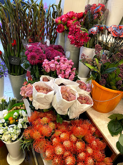 Magnum Opus Flowers and Chocolates ماغنوم أوبيس للزهور والشوكولاته - United Arab Emirates|Abu Dhabi|1st Road villa 25B