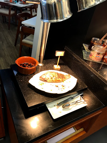 Hot Palayok Restaurant & Grill