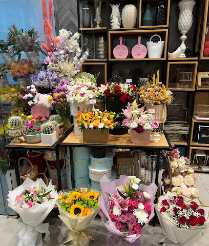 Black Tulip Flowers LLC Branch 2 - City Centre Al Zahia - Ajman - +971 56 549 9154
