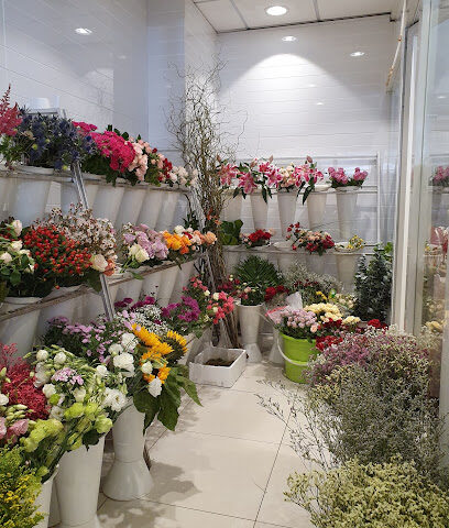 Peony Flowers & Chocolates - Ajman -