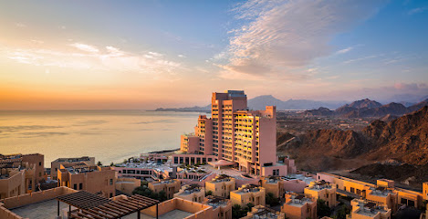 Fairmont Fujairah Beach Resort - Dubai - +971 9 204 1111