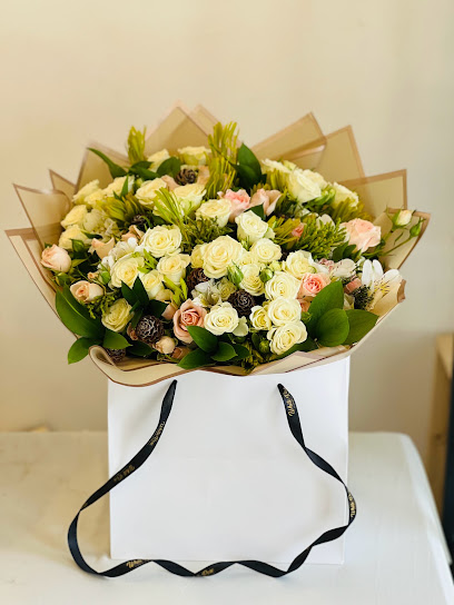 White Rose Flowers | Flower shop in Abu Dhabi | Flower Delivery Abu Dhabi - United Arab Emirates|Rabdan - Abu Dhabi|CG48+CXW