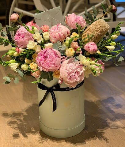 Vera La Fleuriste - Ajman - +971 55 665 6618