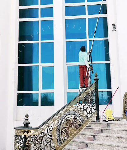TIDY & GOLD CLEANING SERVICE - Dubai - +971 50 669 5591