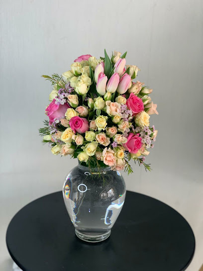 Creative Florist & Flowers LLC - Flower Delivery in Dubai - United Arab Emirates|Al Karama - Sheikh Hamdan Colony - Dubai|G 6