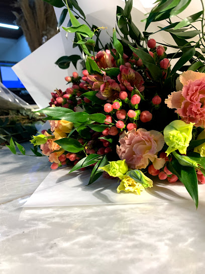 Inara flowers shop محل ورود انارا - United Arab Emirates|Khalifa City - Al Raha Gardens - Abu Dhabi|CHJ8+RP3