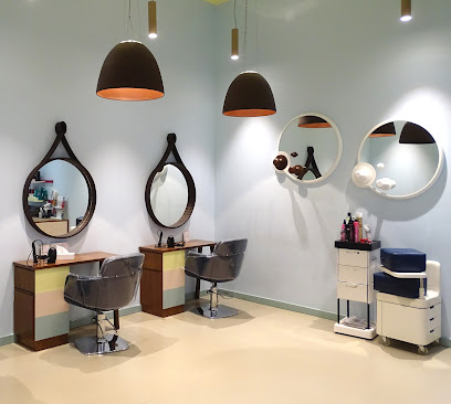 Ushi Nail Spa - HBZ Stadium - Dubai - +971 3 754 2244