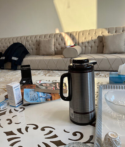 مجلس مكرم الضيفان - Dubai - +971 52 332 2711