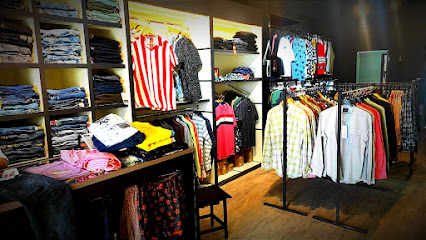 POSHEN OUTLET MENS WEAR - Abu Dhabi - +971 52 664 5789