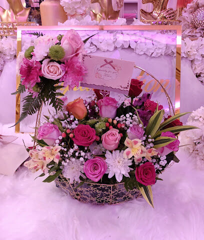 Al Zanbaq chocolates and Flowers - Dubai - +971 50 587 1859