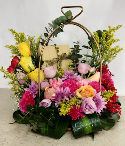 Queen Gallery Flowers - Ajman - +971 55 422 0522
