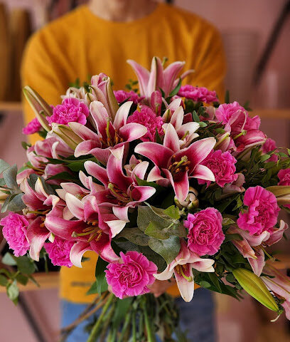 جيليتر بوتيك - Ajman - +971 54 714 4749