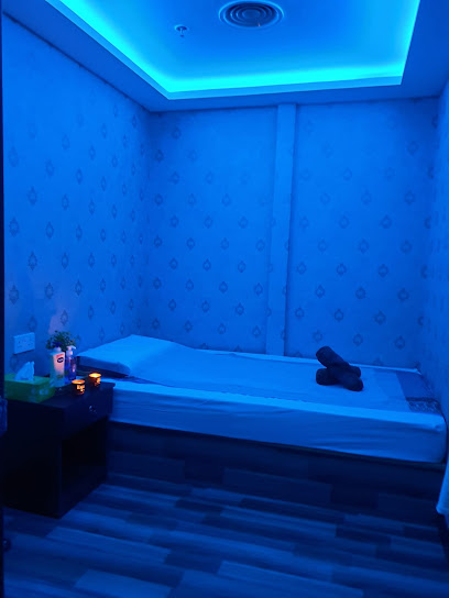 Myra Spa Massage Deira - United Arab Emirates|Deira - Riggat Al Buteen - Dubai|Office 304 Office Tower Al Maktoum Rd|Emirates Concorde Hotel