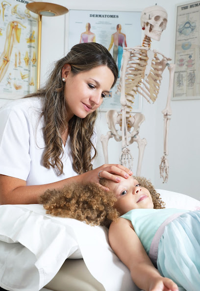 Osteopath Ambra Perraro - United Arab Emirates|Umm Hurair 2 - Dubai Healthcare City - Dubai|26th St|Building 40 Dubai Healthcare City