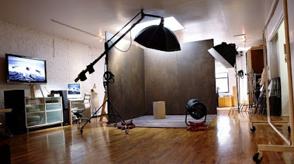 Creative lens Media F.Z.E - Ras al Khaimah - +971 50 300 7393