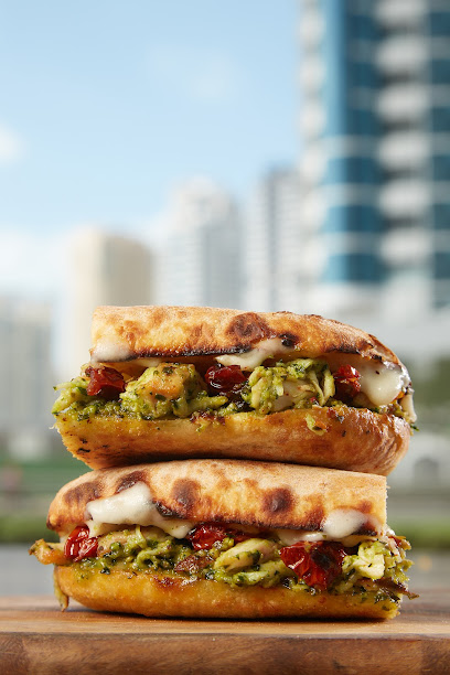 Ginos Deli Academy Park - Al Sufouh Dubai - United Arab Emirates|Al Sufouh - Al Sufouh 1 - Dubai|Inside Pizza Di Rocco