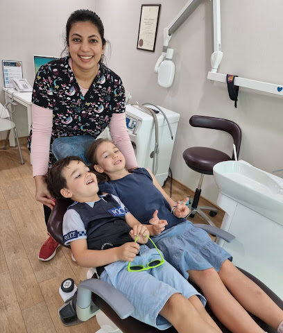 Pediatric Dentist - Dr Garima Khandelwal - Ras al Khaimah - +971 52 623 3061