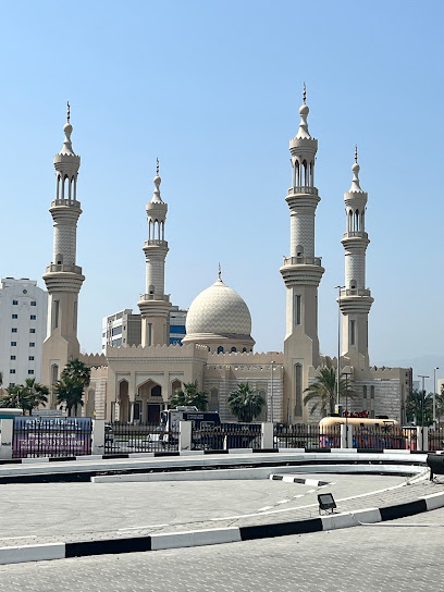 Sheikh Zayed Mosque - Dibba Al Fujairah - United Arab Emirates|City Center - Fujairah|J72G+92G