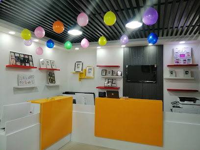 Al Tawasul Studio & Copycenter مصور التواصل ومركز التصوير - Ras al Khaimah - +971 52 397 0128