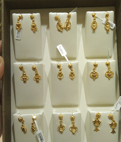 Damas Jewellery - Dubai - +971 3 766 5610
